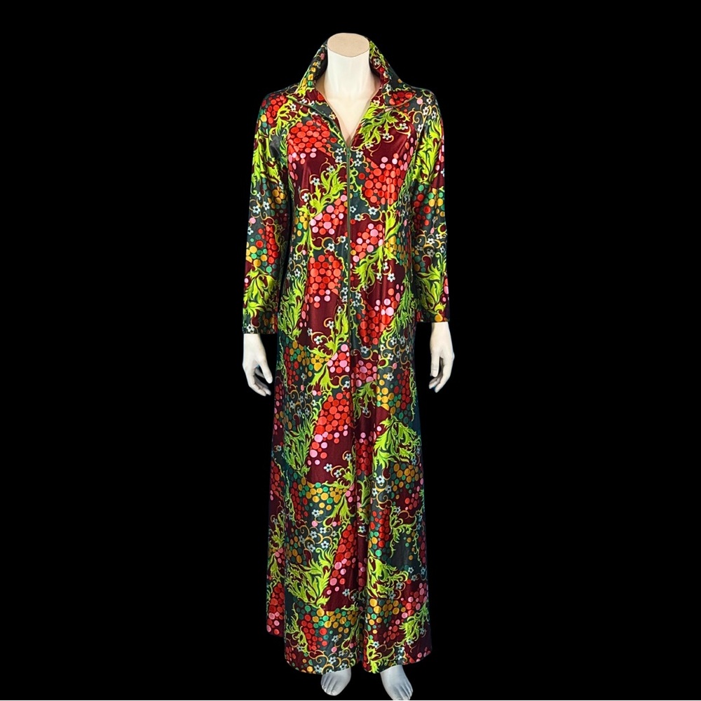 Silky PSYCHEDELIC Burgundy and Green 1970s Kaftan Dress / S M L